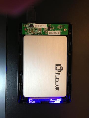 セットしたのがわかるように蓋を外してます。