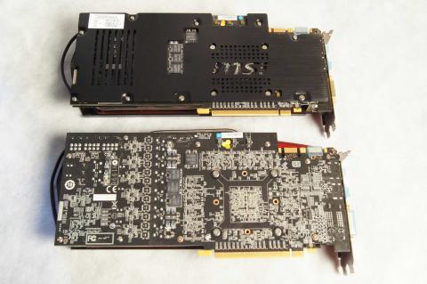 仕方なく1枚のバックプレートを外して使っていた