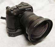 大口径のワイドコンバージョンレンズで35mm換算で22.4mm相当の超広角が楽しめる