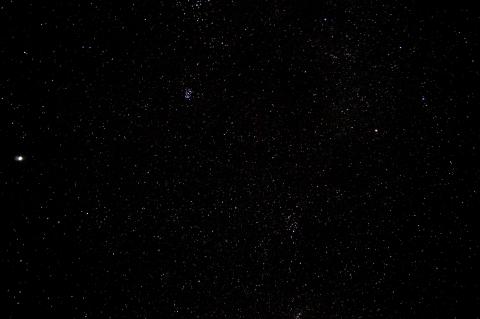 試しに西の真上方向を…