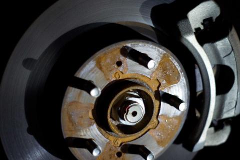 タイヤを外したら錆々だったので