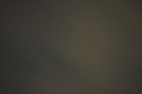 かすかに見える…星…