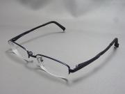 洗浄するメガネ