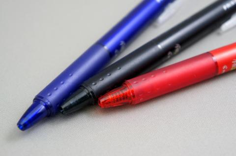 ペン先は安っぽいですねw