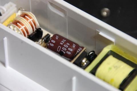 日ケミ製コンデンサ搭載