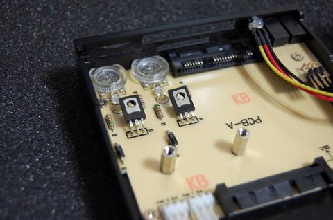 むき出しのレギュレータ