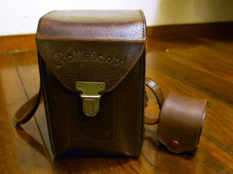 本革ケースに収納