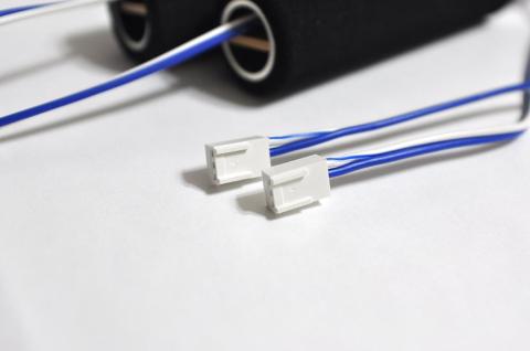 3ピンコネクタ付き