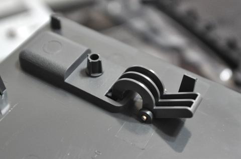 HDDリリースレバー