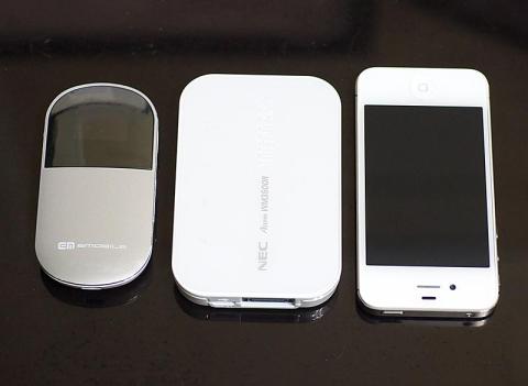 サイズ比較…って、iPhone逆だ