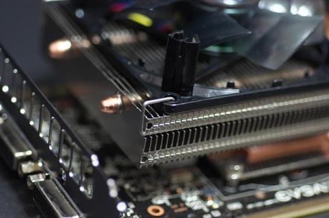 クリップで固定