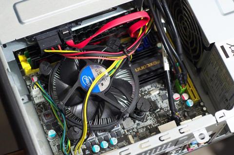 R10-D2のケースに押し込んでみた