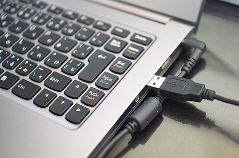 フェライトコアの位置が少々邪魔