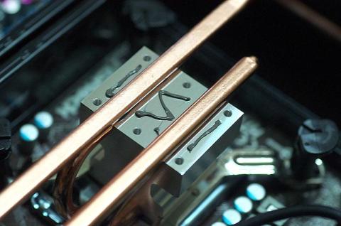 ヒートパイプ固定側