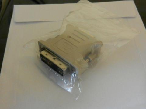 中身その4はDVI→VGA変換コネクタ[image