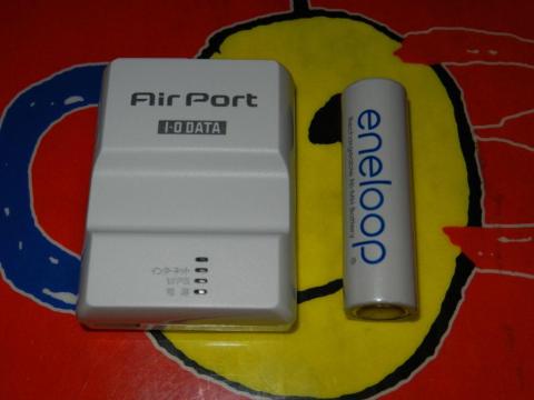 WN-G150TRW本体(単三形エネループとの比較)