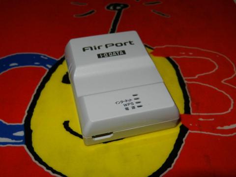 インジケータランプと給電用microUSB端子