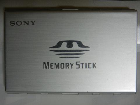 中央に「MemoryStick」のロゴが