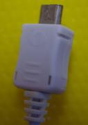 よく見かけるmicroUSBケーブルの端子部分