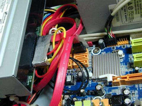 S-ATAのコネクタ部分