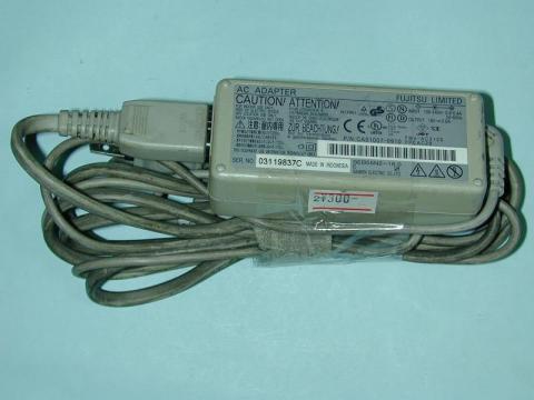 富士通のACアダプター