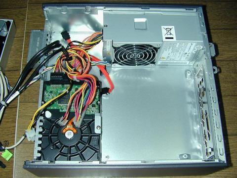 マザーを外したところ