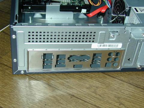 バックパネルの取り付け