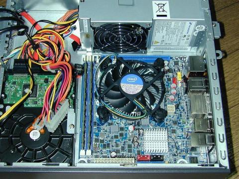 新しいマザーの取り付け