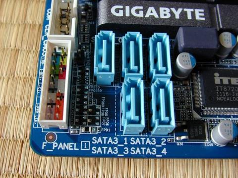 もちろんS-ATA3.0対応