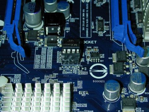 ROMを起動しなくなったマザーに戻す