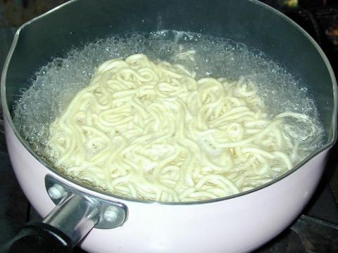 こいつは4分間煮込みます