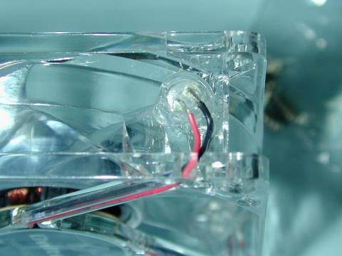 四隅に白色LED付き