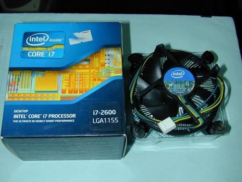 でも、CPUクーラーは新品