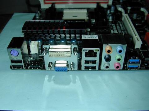 バックパネル部も十分な拡張性