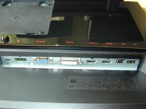 豊富な入出力端子類