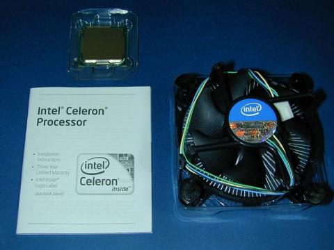 高価なCPUでも付属品の種類は同じ(^^;