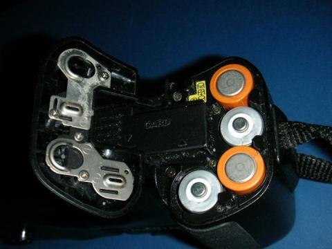 単三乾電池4本駆動