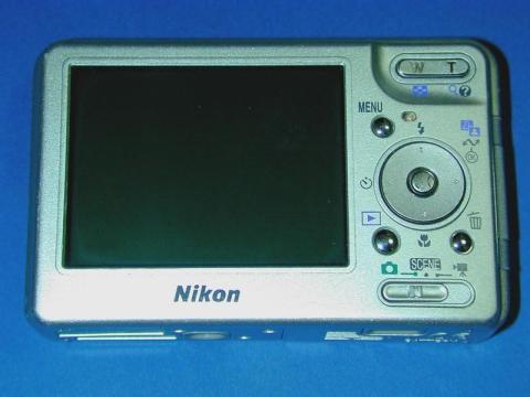 操作部は普通。わかりやすいが操作はややし辛い