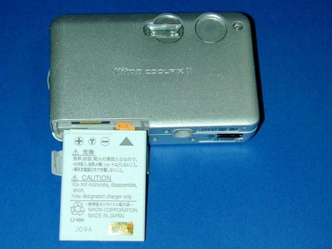 専用のリチウムイオン電池(まだまだ使えるよ)