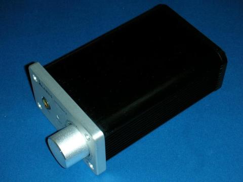 本体の全景。シンプルすぎる・・・