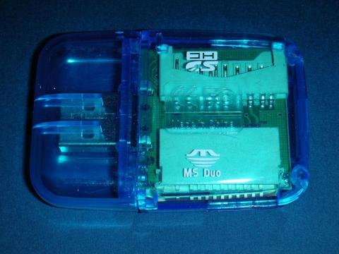 こちらは普通のSDカードとMSDuoのコネクタ搭載!