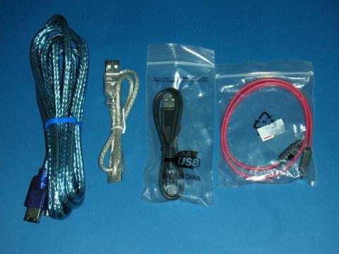 微妙なケーブル類