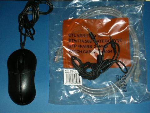 マウス、ケーブル類