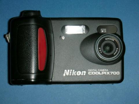 デザインはやっぱりニコン!