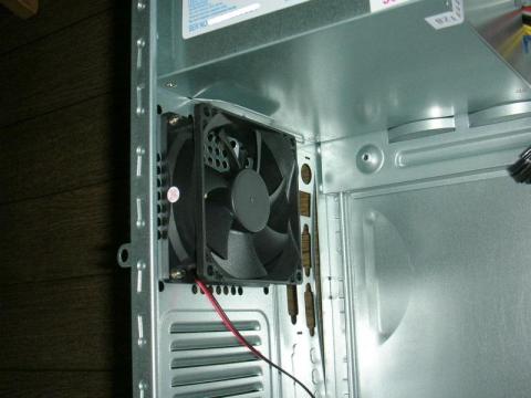 安心の80mmファン搭載!