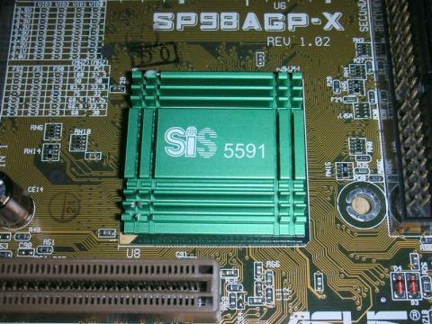 定番のSiSの青い放熱板