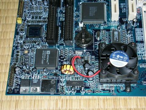 CPU周辺。MediaGXは発熱も少ない!