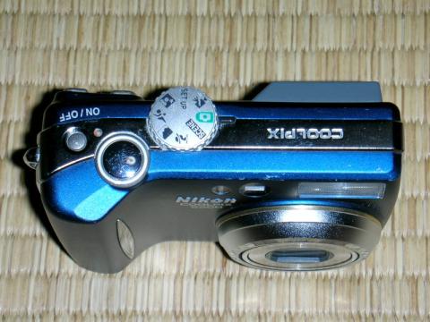 大きなジョグダイヤルが特徴