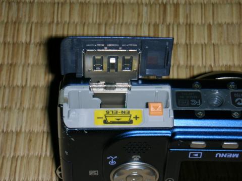 SDHCには対応していないようです。