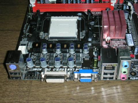 I/O部分はやや寂しい・・・